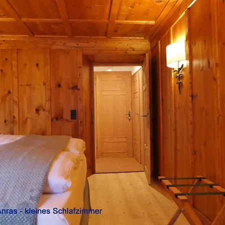 & Schloss Apartment *