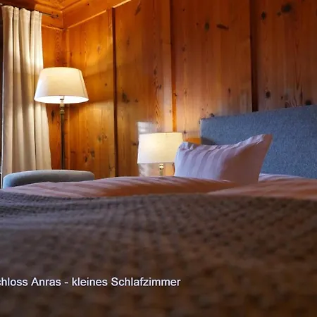 & Schloss *