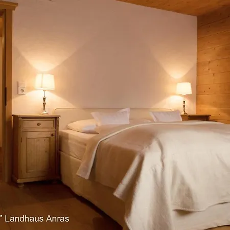 Apartment & Schloss Anras