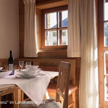 Apartment & Schloss Anras