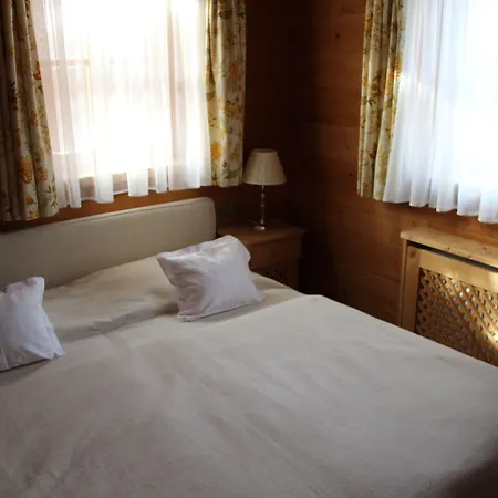 & Schloss אנראס